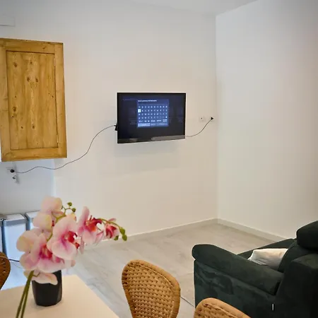 Centrale, Vicino Stazione